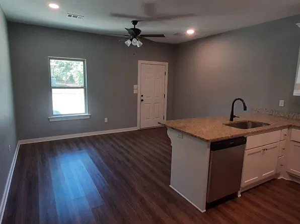 512 N Oak St, Searcy, AR 72143
