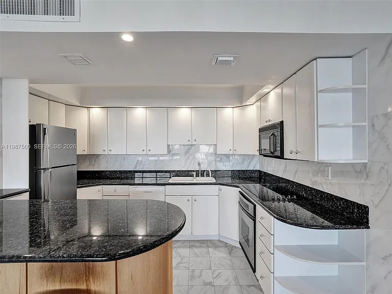 1400 S Ocean Dr #406 — Photo 17