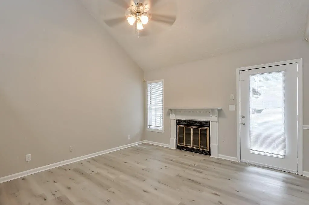 1627 Homestead Trail - 1 — Photo 4