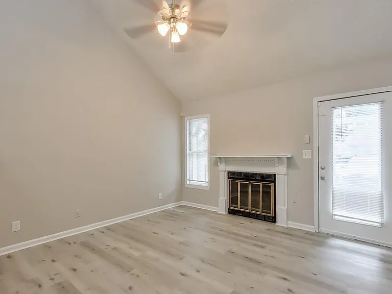 1627 Homestead Trl #1 — Photo 4