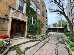 2050 W Farwell Ave #G, Chicago, IL 60645
