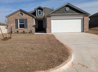 1401 Ellie Ct, Shawnee, OK 74804