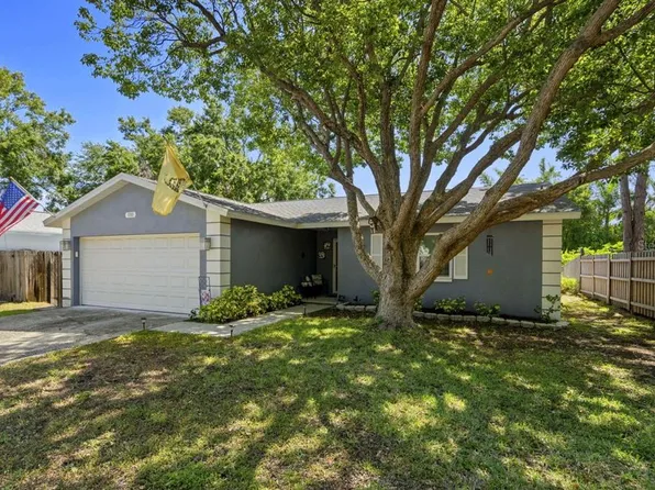 1393 Chesterfield Dr, Dunedin, FL 34698