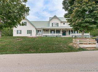 798 E Brown Rd, Pekin, IN 47165