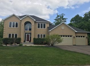 2898 Forest Rdg, Chaska, MN 55318