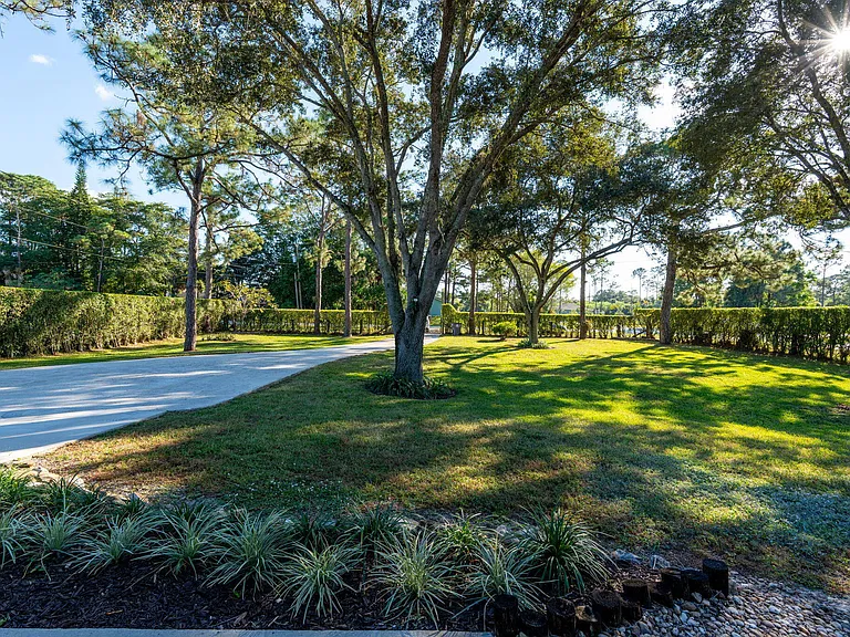 11989 Persimmon Blvd — Photo 44