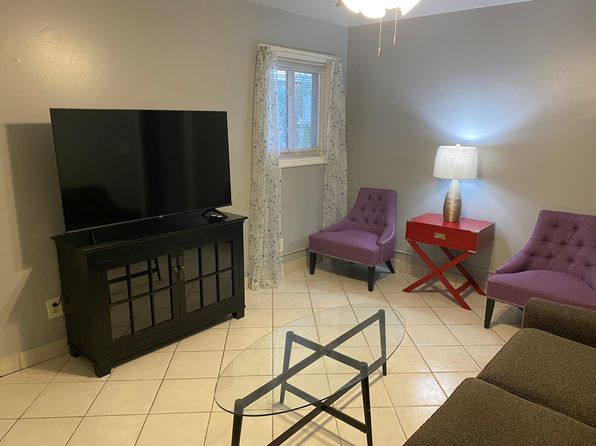 810 Clarendon St #1