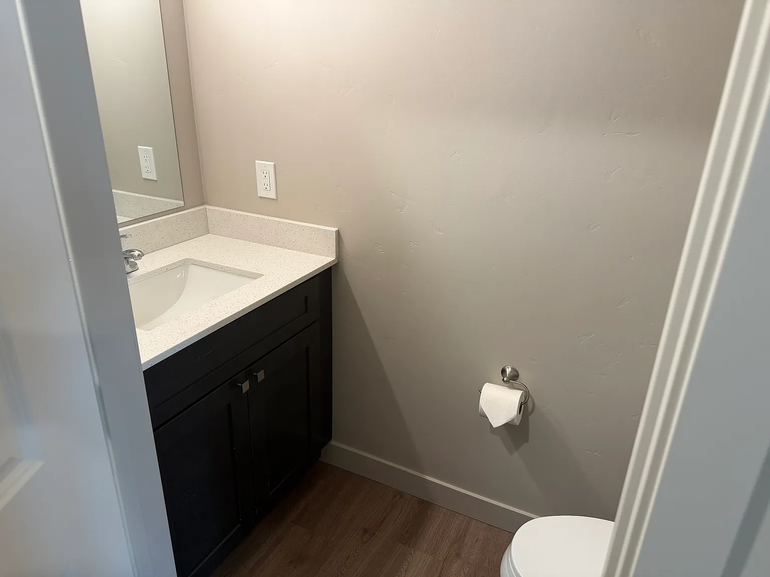 2 bed, 2.5 bath, 1220 sqft, $1,650 — Photo 4