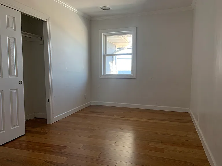 14 Bayville Ave #5 — Photo 5
