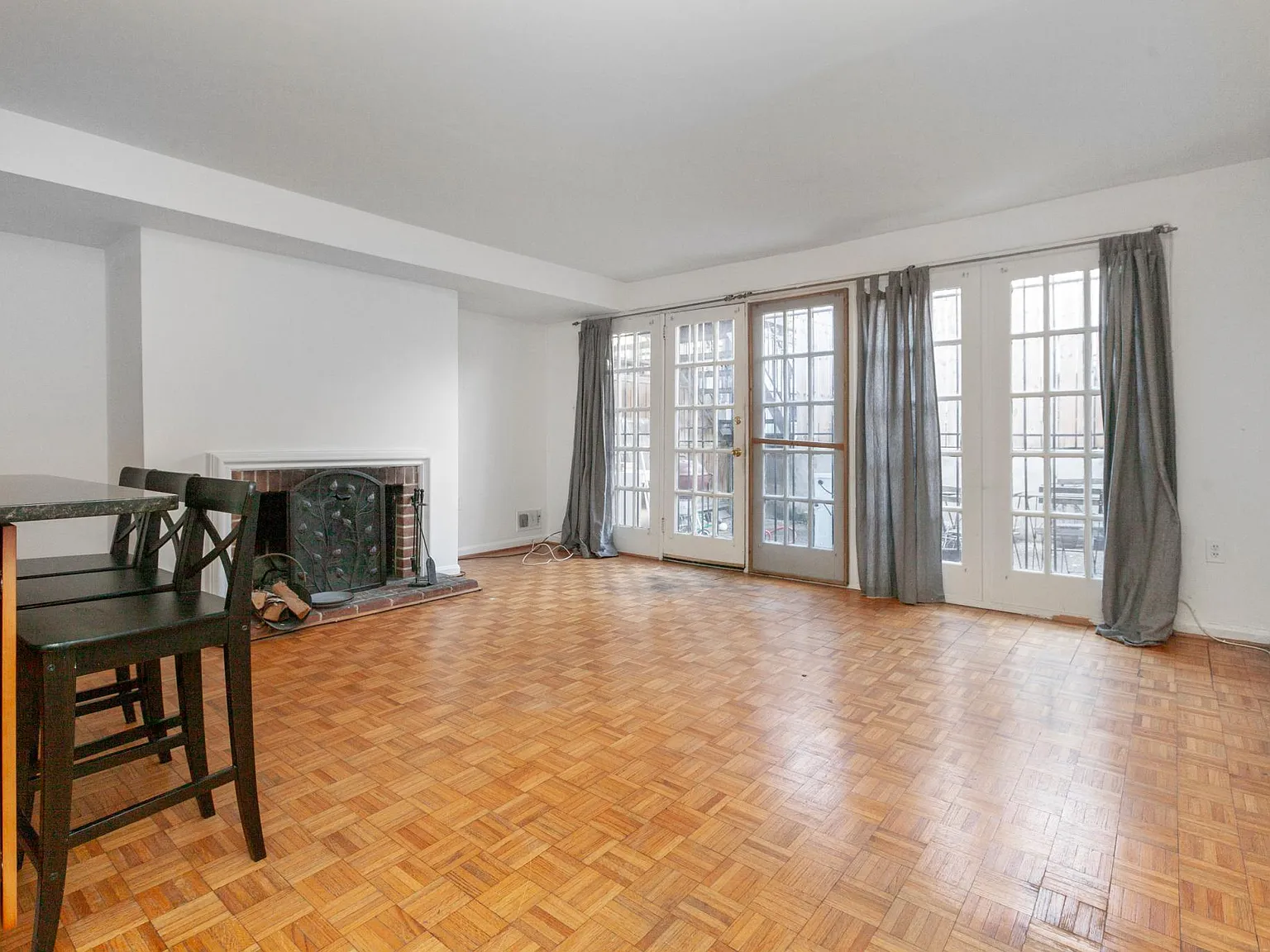 1 bed, 875 sqft, $2,350 — Photo 2