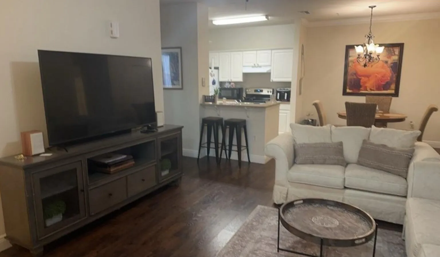 2 Bedroom 2 Bathroom Condo One Car Garage — Photo 3