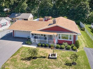 11 Wilton Rd, Easthampton, MA 01027