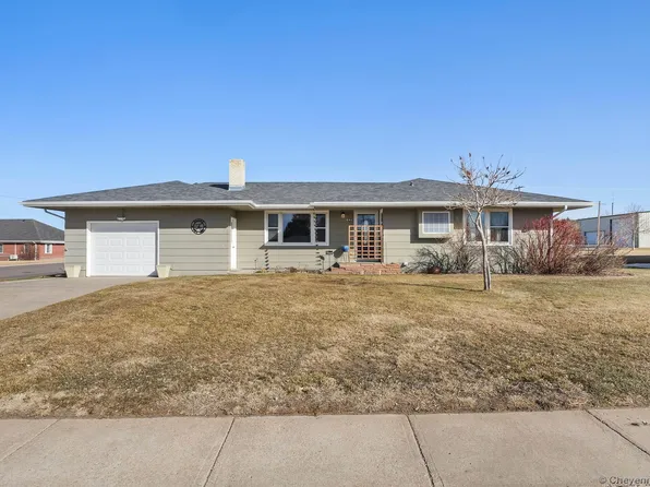 401 Maple St, Pine Bluffs, WY 82082