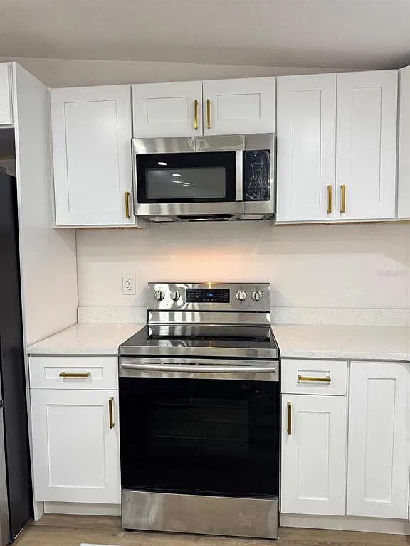 3 bed, 2.0 bath, 1352 sqft, $2,000 — Photo 4