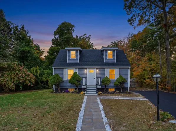 405 Plymouth St, Holbrook, MA 02343