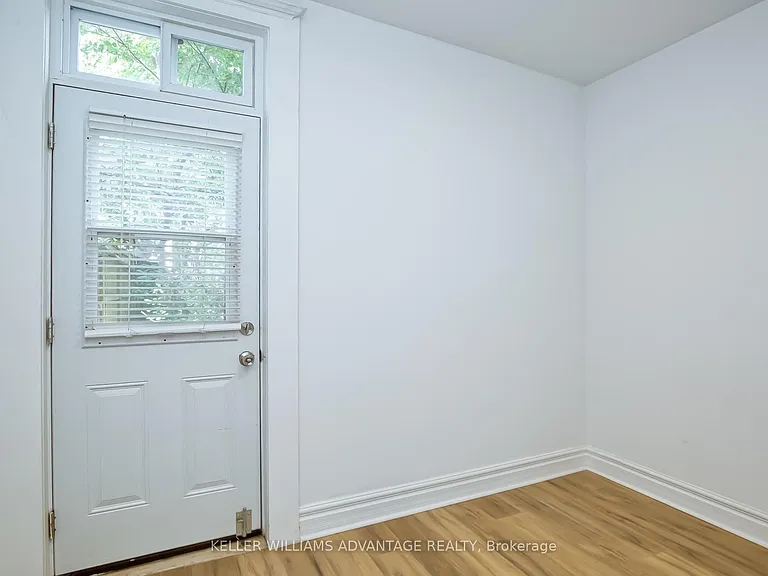 254A Carlton St — Photo 17