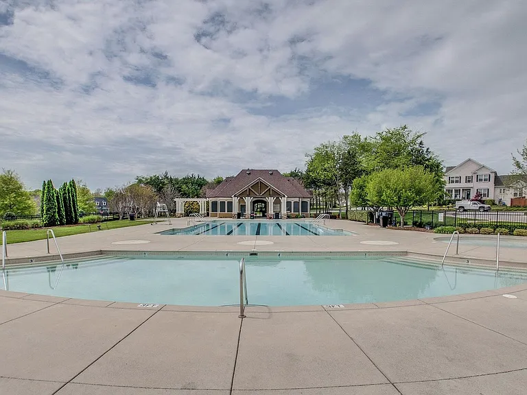 8412 Danbrook Dr — Photo 26