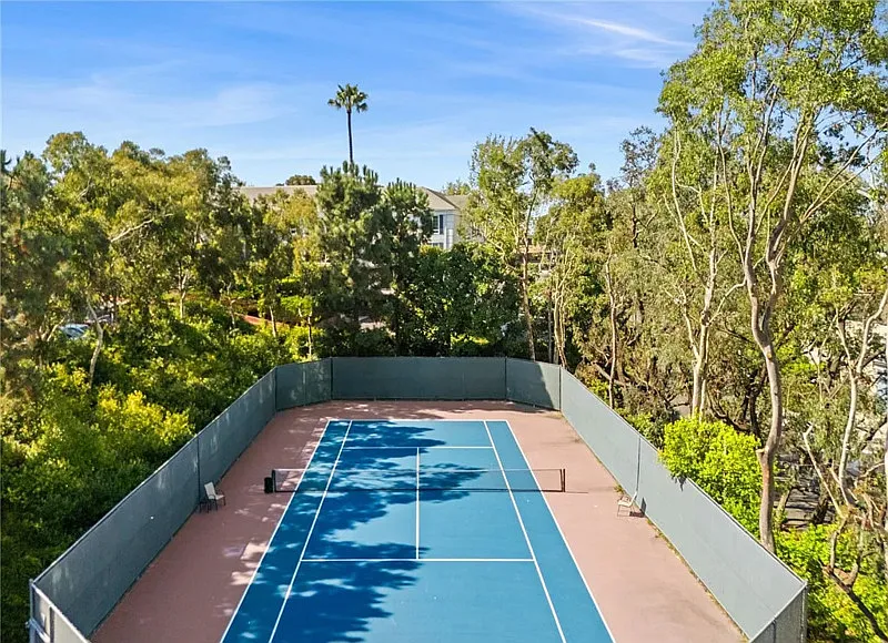 1 bed, 1.0 bath, 975 sqft, $3,750 — Photo 4