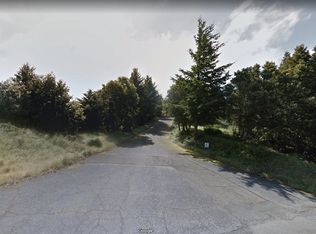 25 Seneca Ct #10, Whitethorn, CA 95589