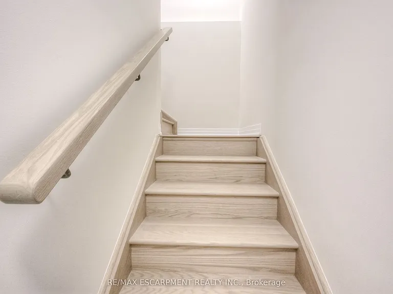 104 Settlers Rd E — Photo 37
