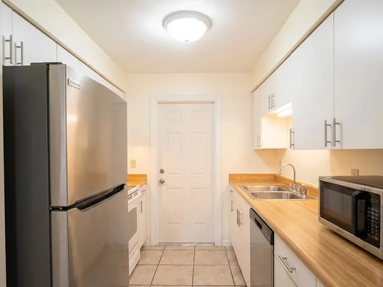 1481 Mosswood Dr — Photo 11