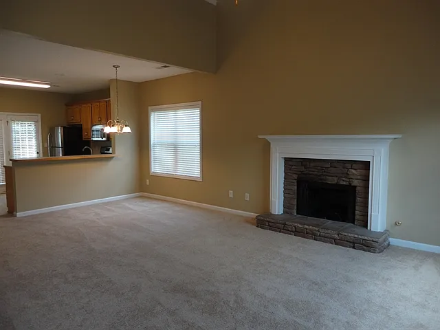 3 bed, 2.0 bath, 1649 sqft, $2,250 — Photo 4