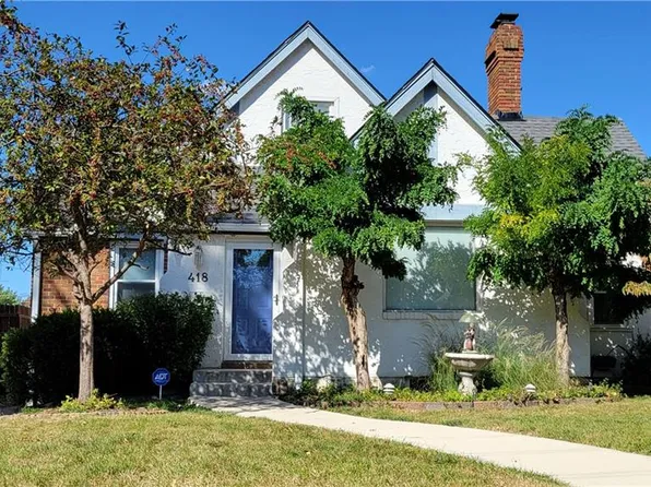 418 E Gregory Blvd, Kansas City, MO 64131