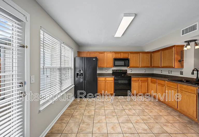 415 Shoshone Pl — Photo 6