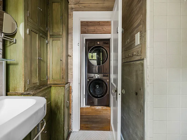 1015 Avondale Rd — Photo 39