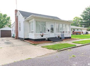 412 Hamilton St, Pekin, IL 61554