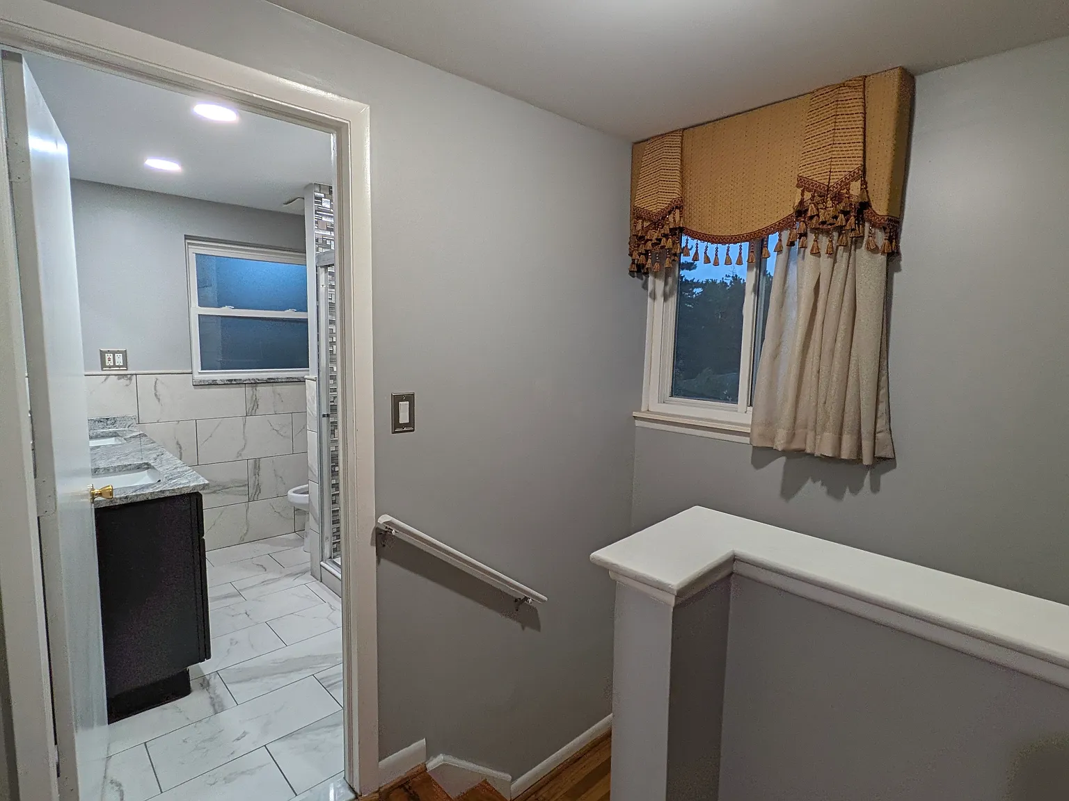 5 bed, 2.5 bath, 2760 sqft, $2,450 — Photo 2