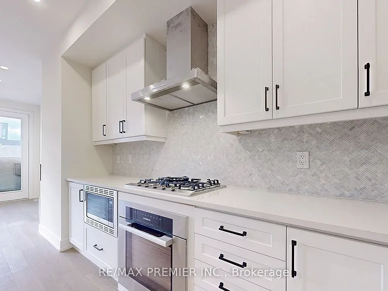 208 McRoberts Ave — Photo 10