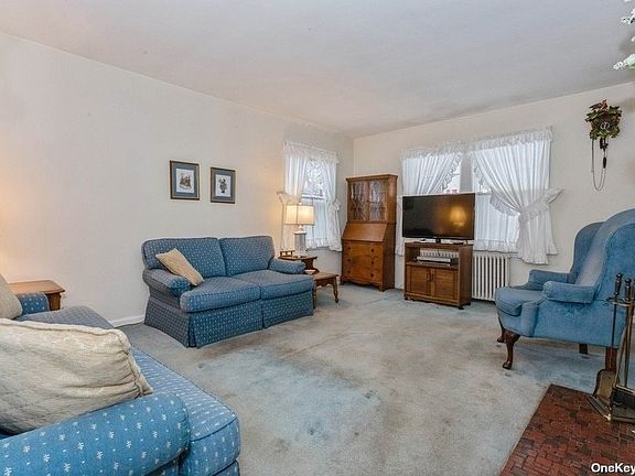 5th image of 486 Madison Ave