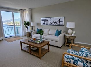 2180 Argyle Ave #302, West Vancouver, BC