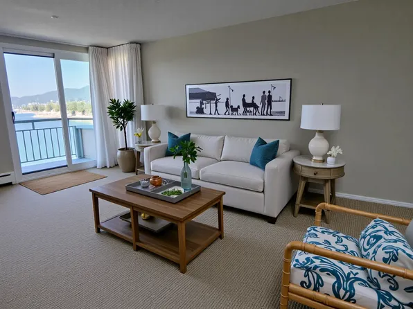 2180 Argyle Ave, West Vancouver, BC