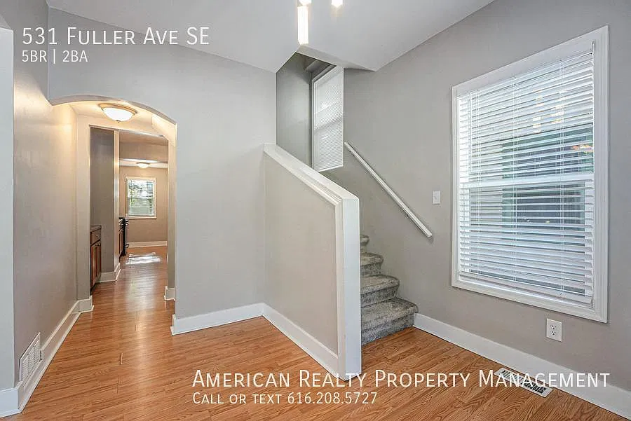 5 bed, 2058 sqft, $2,600 — Photo 3