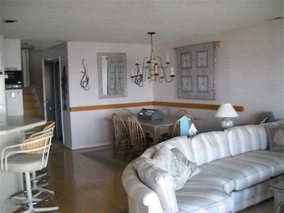5th image of 608 Pleasure Ave