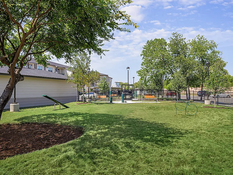 The Salado at Red Berry — Photo 28