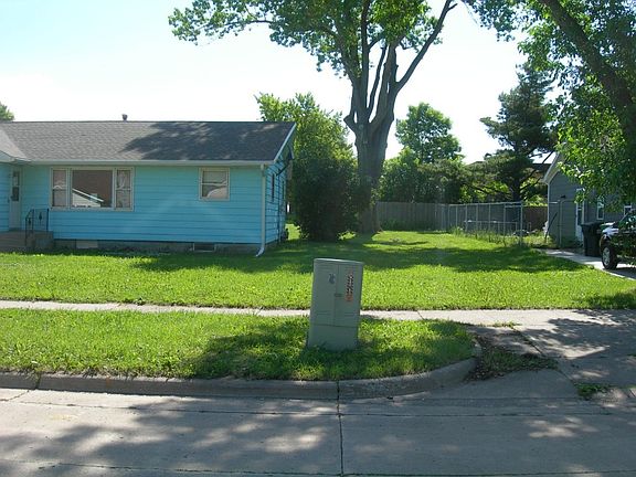 2nd image of 1218 Douglas Ave