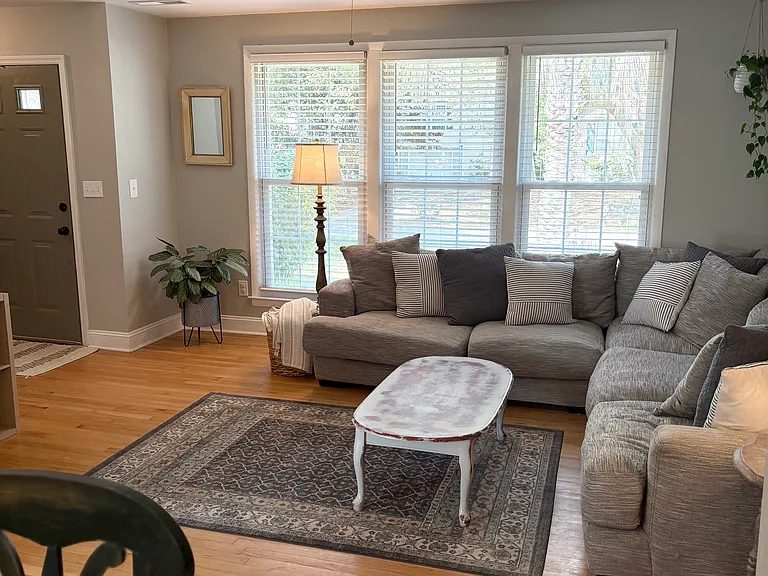 1257 Hampshire Rd — Photo 3