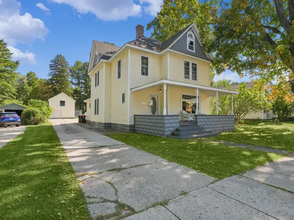 126 N Monroe St, Rockford, MI 49341