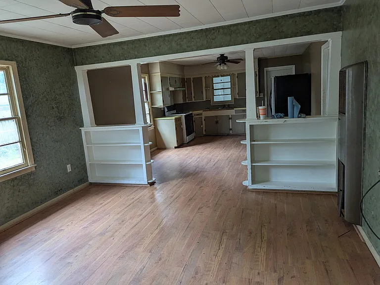 1818 Clover St — Photo 2