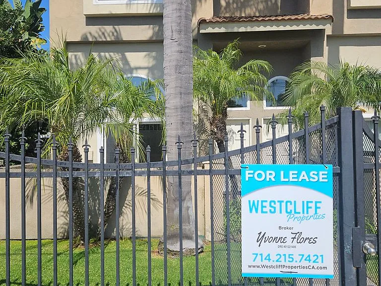 1940 Maple Ave #101 — Photo 22