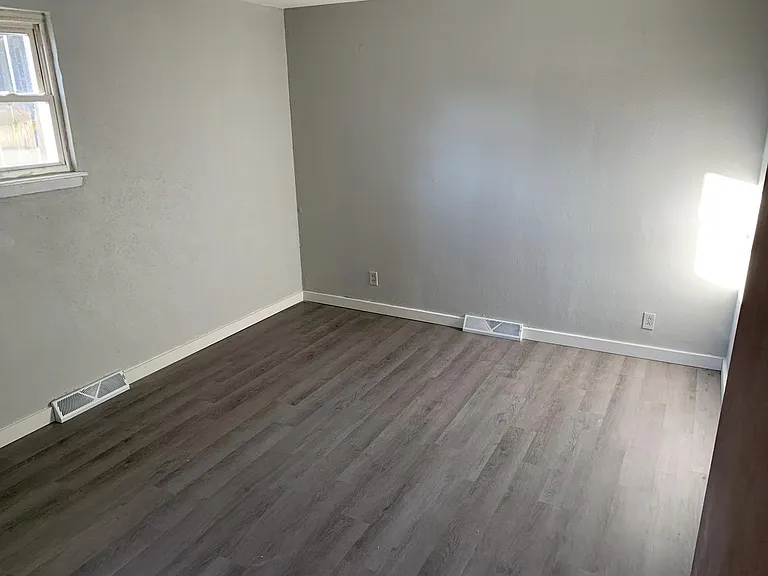 210 Davis St — Photo 10