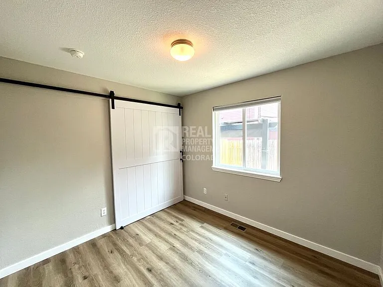 1304 Race St — Photo 13