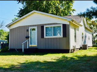 1319 W Waggoner St, Decatur, IL 62526