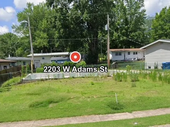 2203 W Adams St, Saint Charles, MO 63301