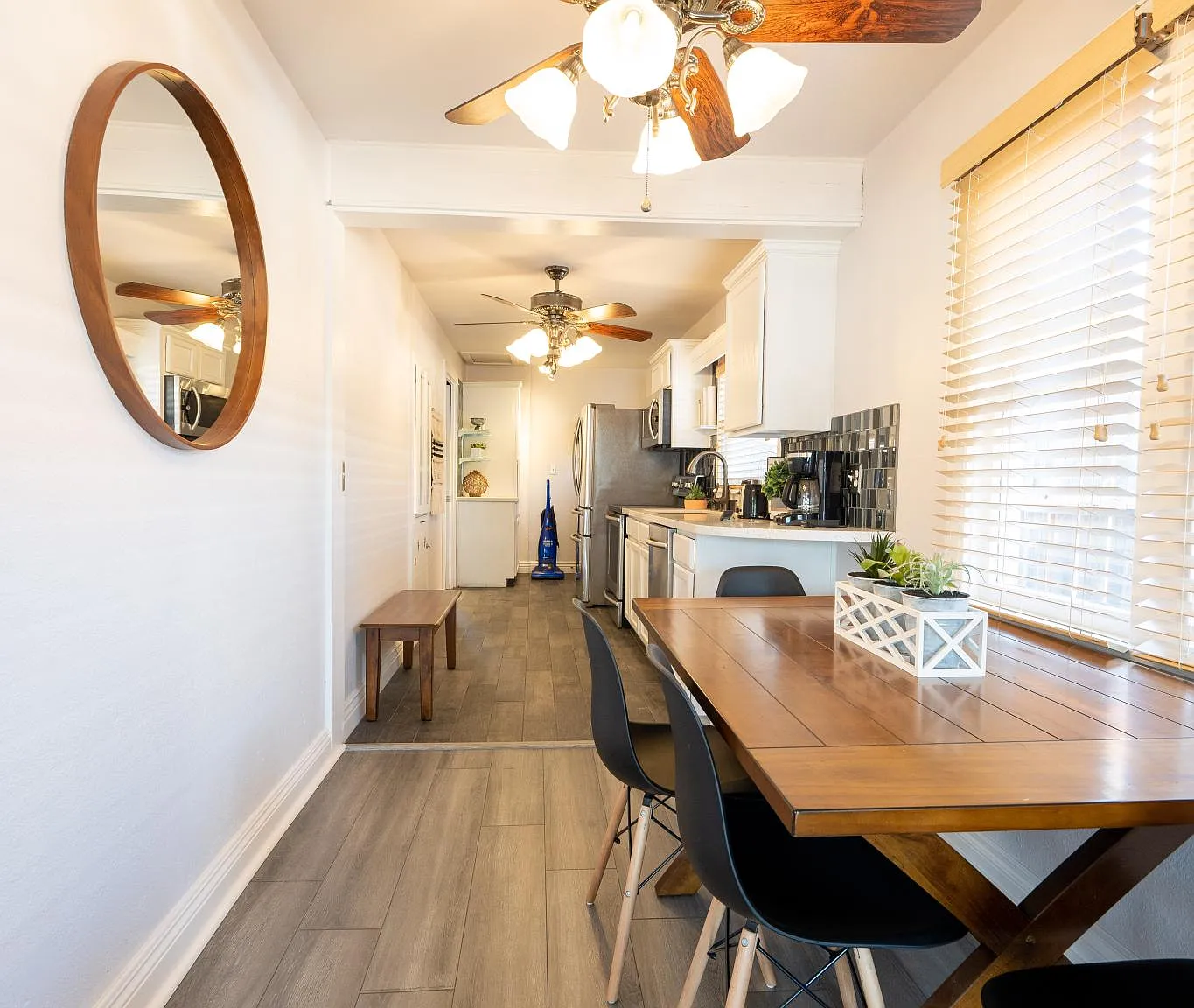 4062 Cherokee Ave — Photo 4