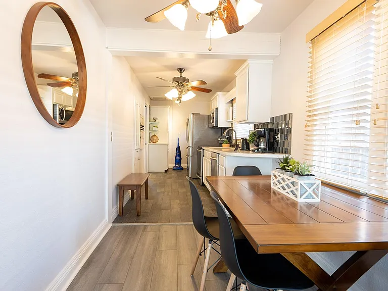 4062 Cherokee Ave — Photo 4