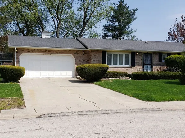 880 S Foley Ave, Kankakee, IL 60901
